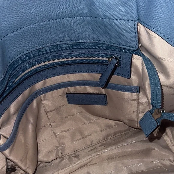 Michael Kors Blue Shoulder Bag - Picture 3 of 6